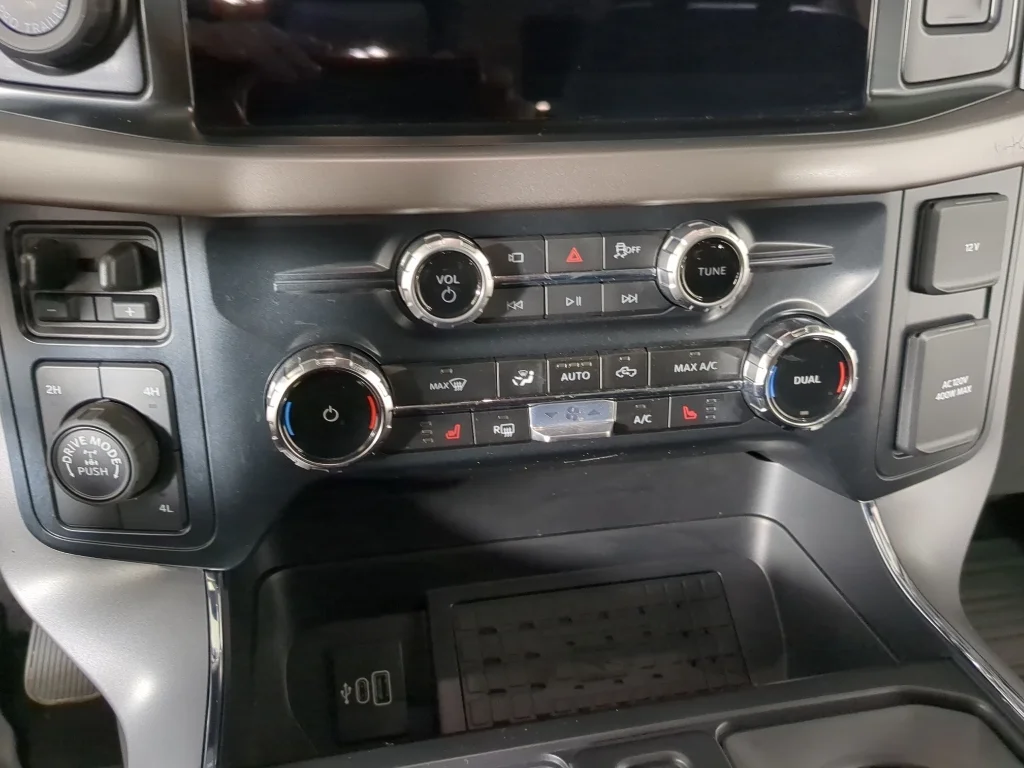 Used 2025 Red Ford XLT image 12