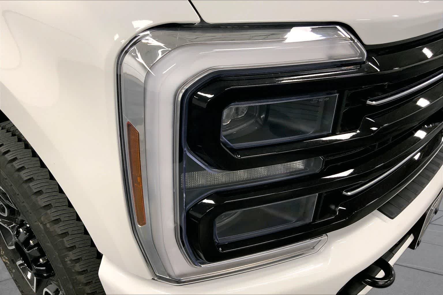 New 2026 Star White Metallic Tri-Coat Ford F-350® Platinum® image 13
