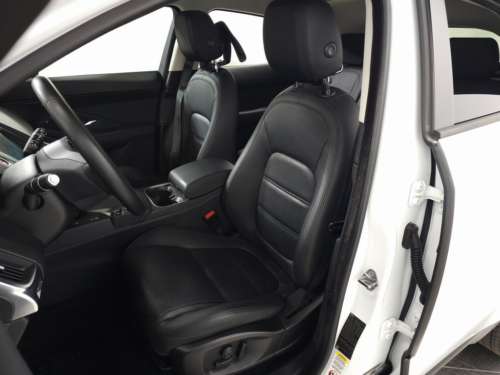 2020 JAGUAR E-PACE - Image 16