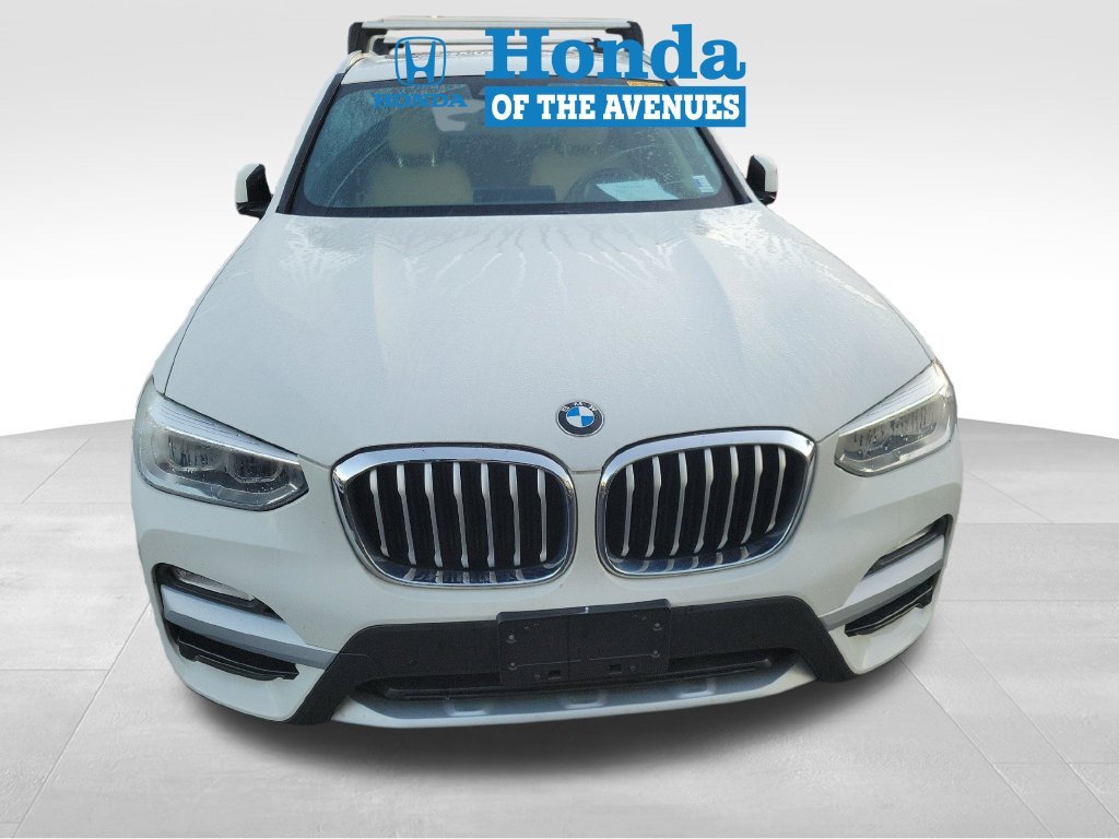 Used 2019 Alpine White BMW xDrive30i image 2