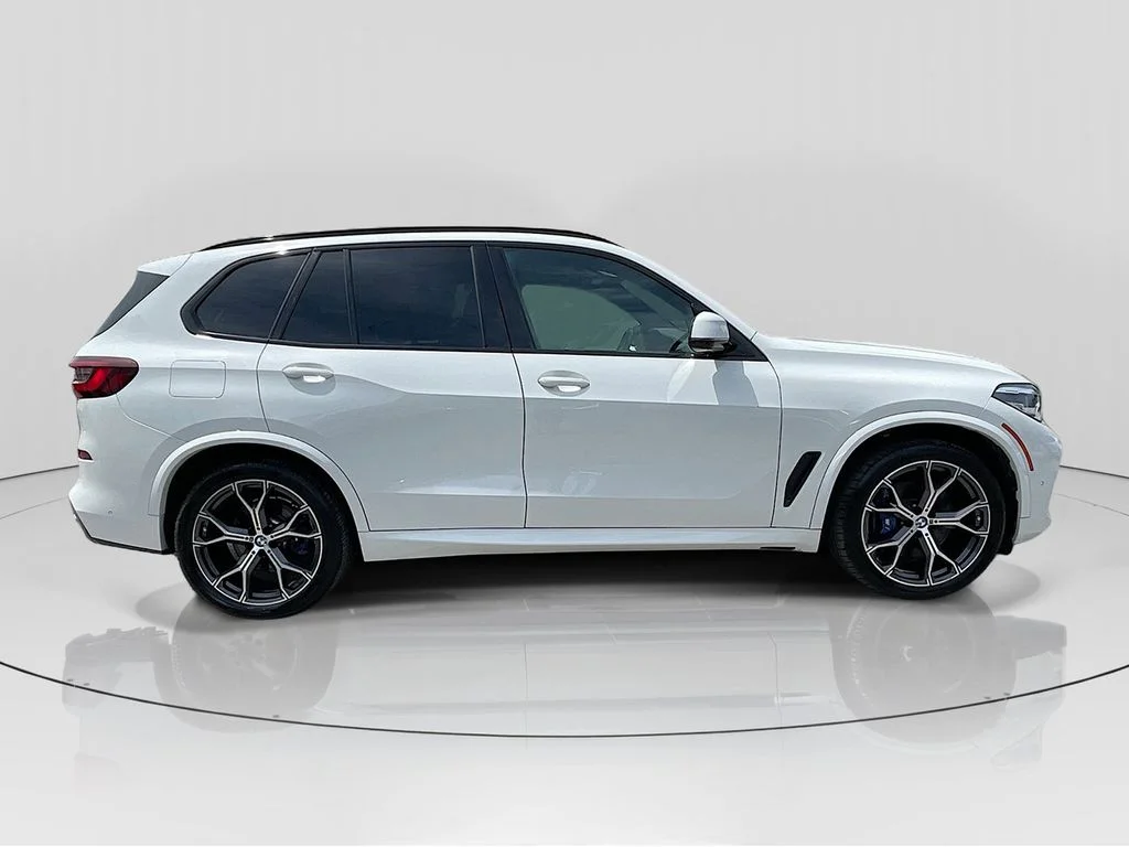 Used 2022 White BMW xDrive40i image 8