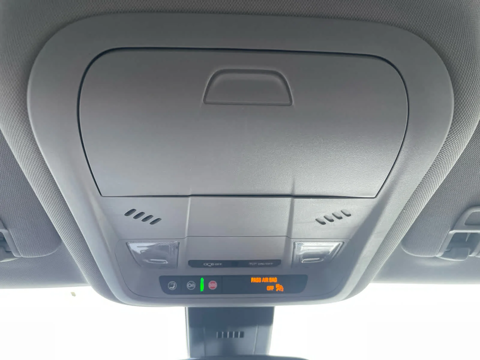 Certified Used 2024 Downpour Metallic GMC SLE image 25