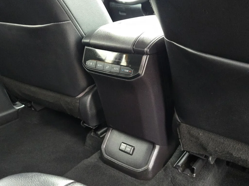 Used 2022 Silver Toyota XLE image 12