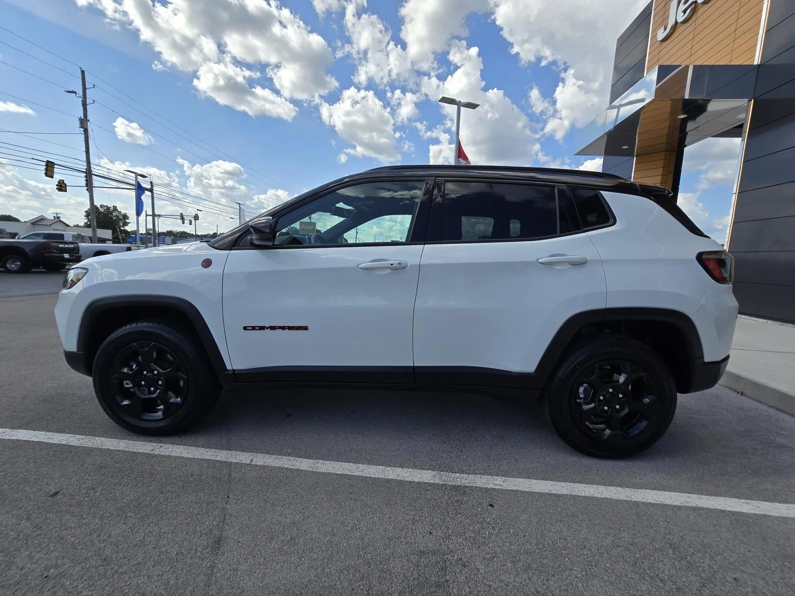 Used 2024 Bright White Clearcoat Jeep Trailhawk image 4
