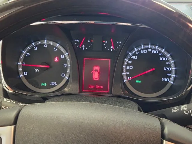 Used 2015 CRYSTAL RED TINTCOAT GMC Denali image 30