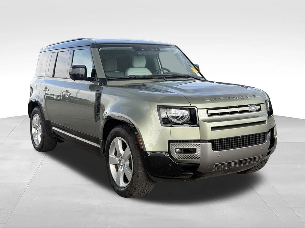 Used 2025 Green Land Rover X-Dynamic SE image 30