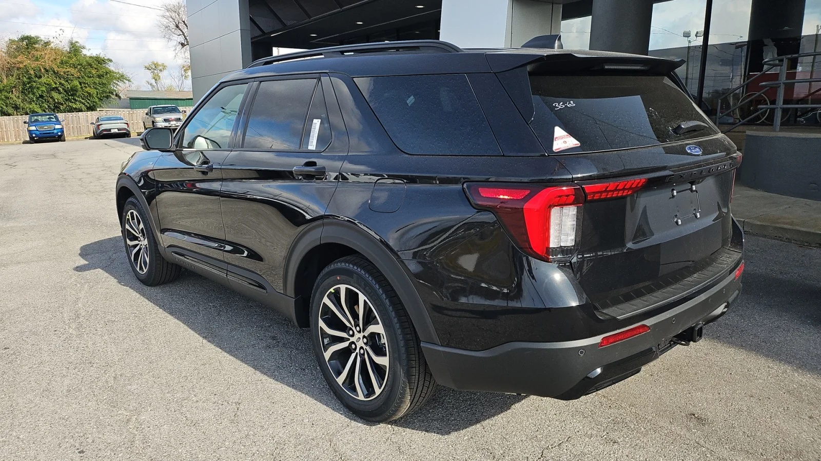 New 2026 Agate Black Metallic Ford ST-Line image 4