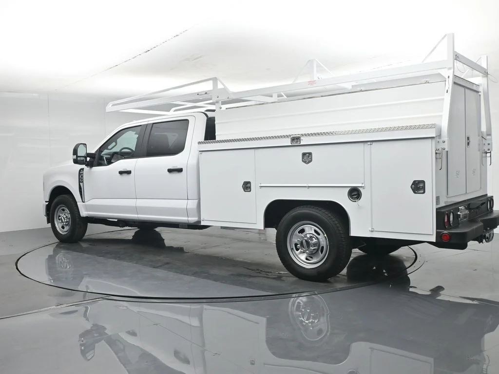 New 2026 Oxford White Ford XL image 29