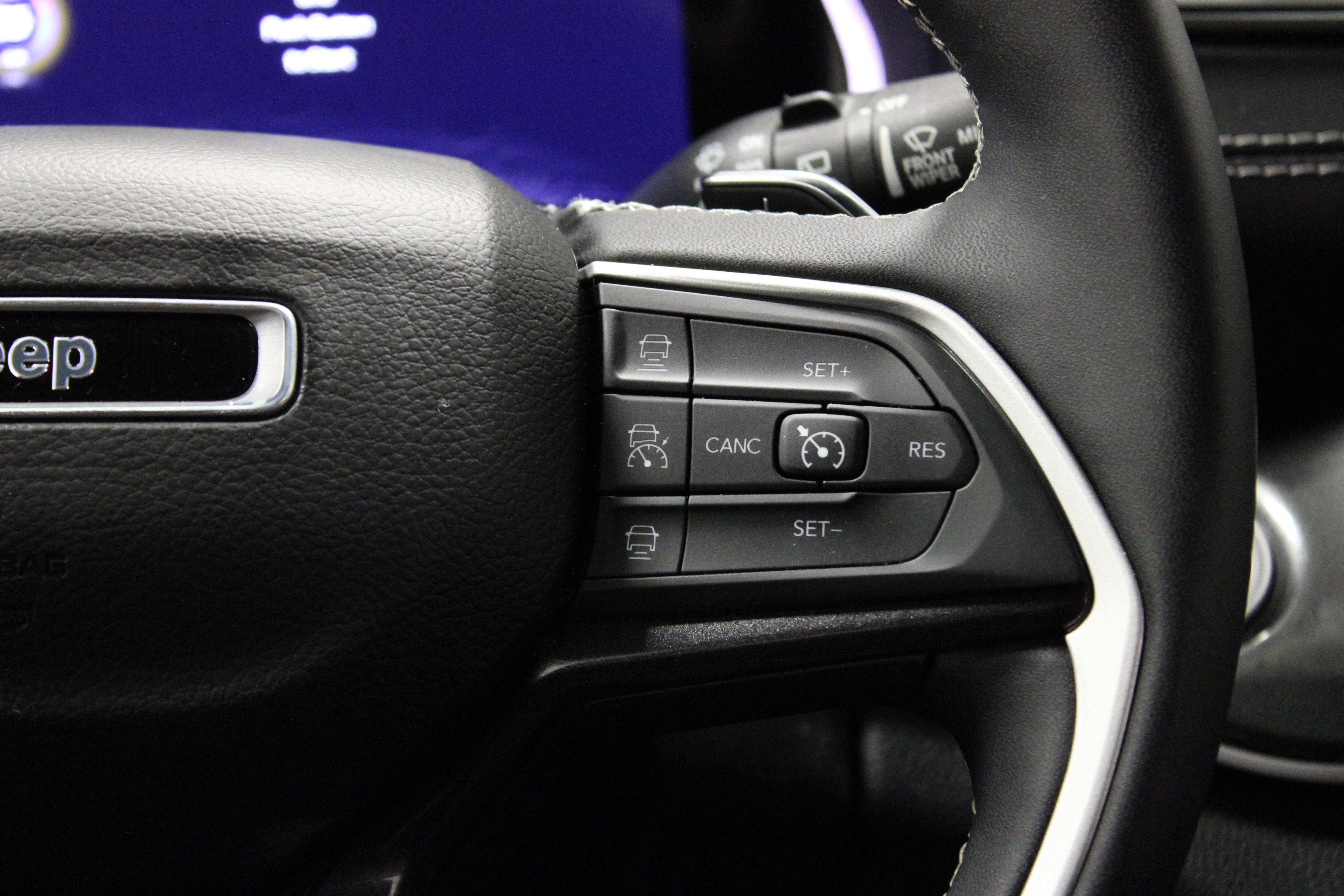 Used 2023 Silver Zynith Jeep Altitude X image 23