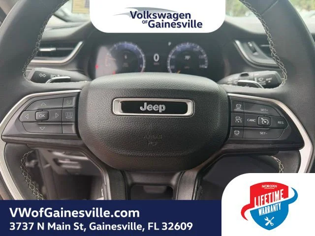 Used 2023 Diamond Black Crystal Pearlcoat Jeep Laredo image 24