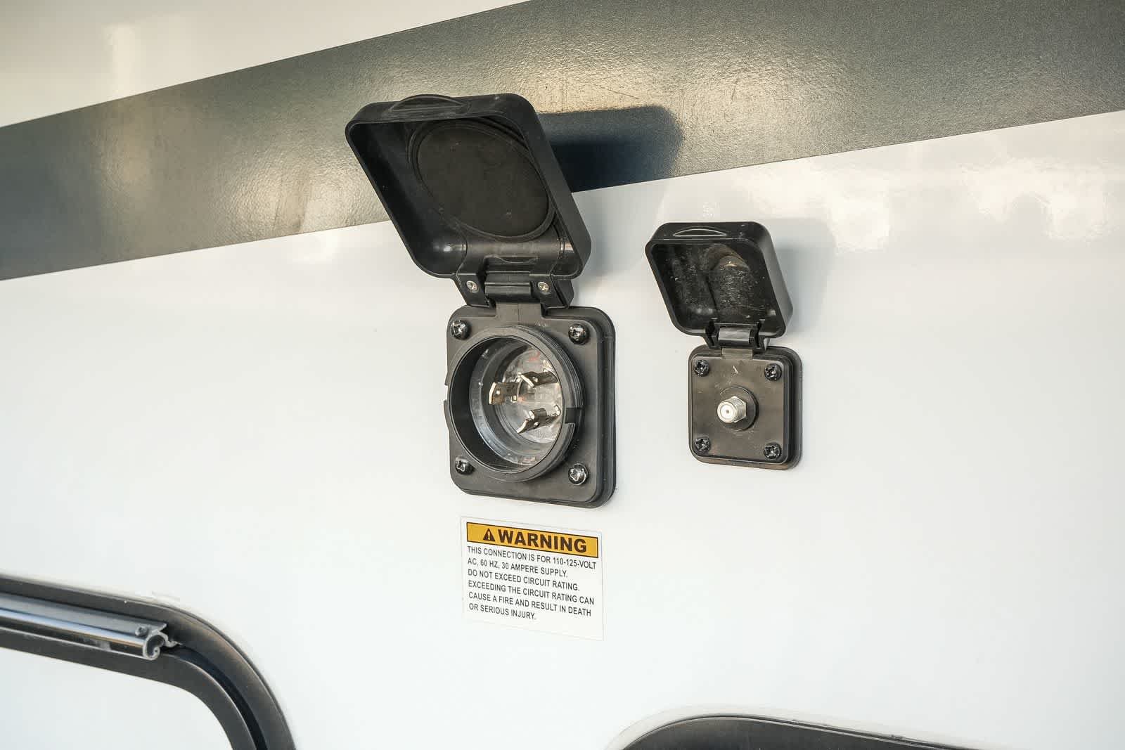 Used 2023 Oxford White Ford  image 26