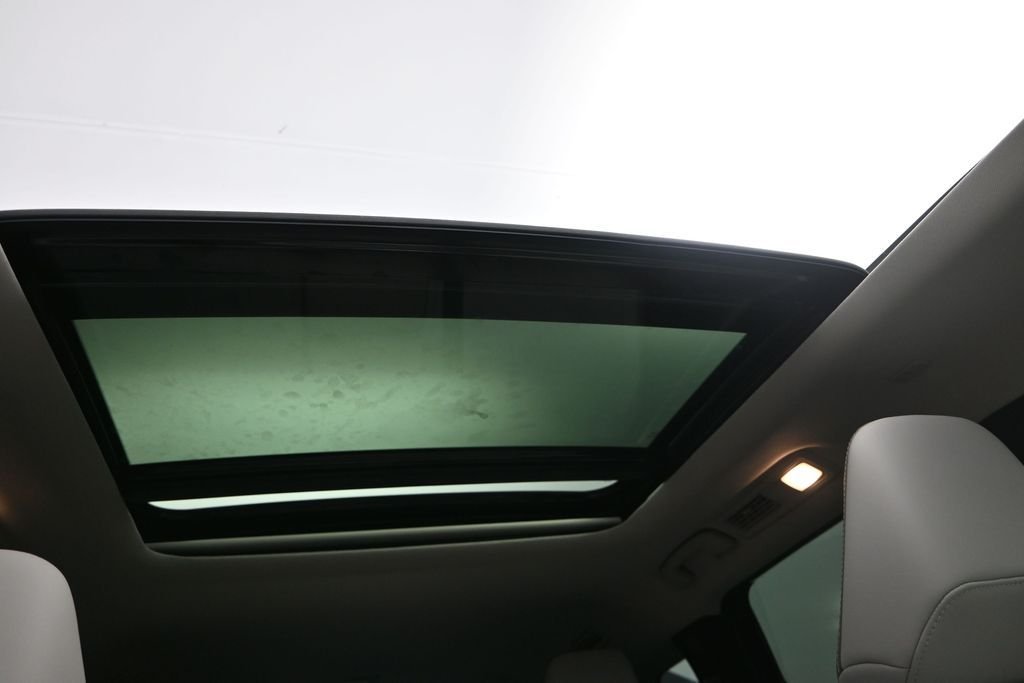 New 2027 MINERAL BLACK INFINITI Luxe FWD image 27