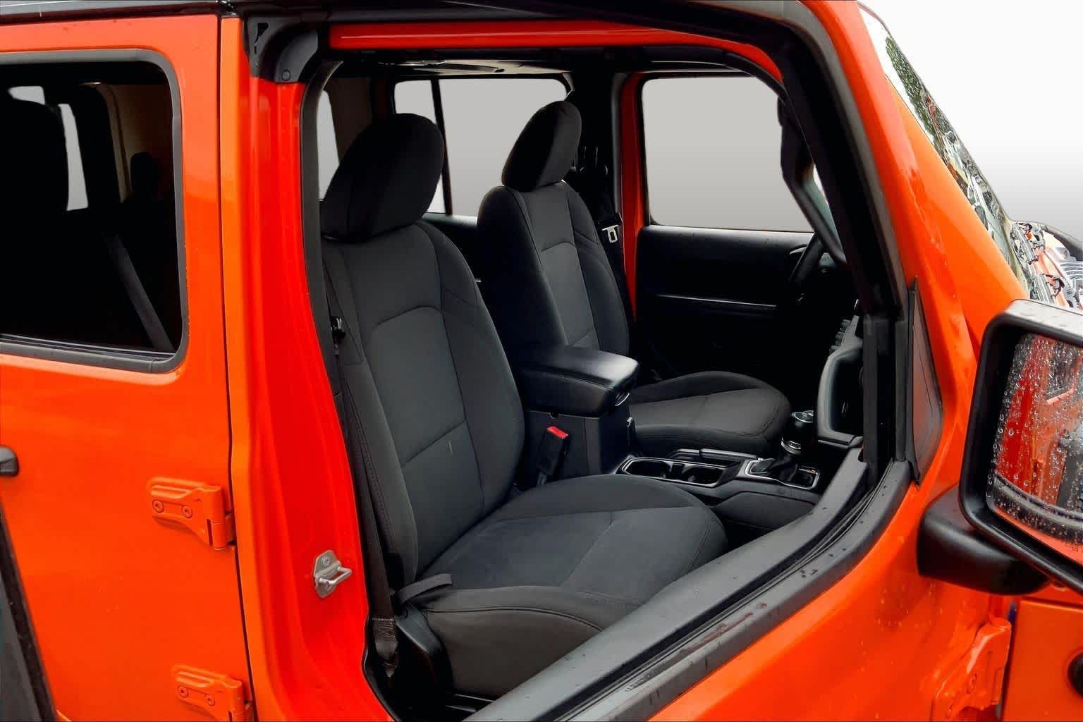 Used 2018 Punkn Metallic Clearcoat Jeep Sport S image 9