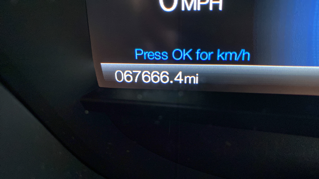 Used 2020 Oxford White Ford SE image 10