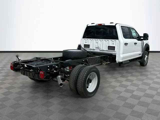 New 2025 Oxford White Ford XL image 4
