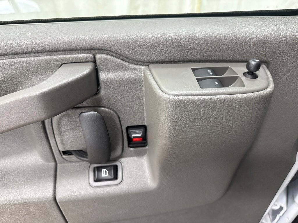 2026 Chevrolet Express Cargo Work Van - Photo 29