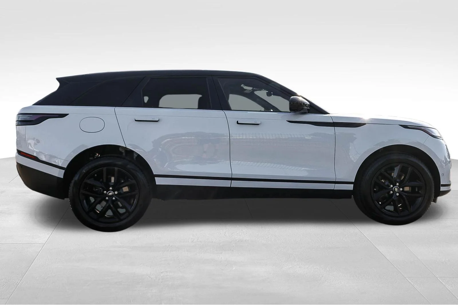 New 2026 Fuji White Land Rover S image 4