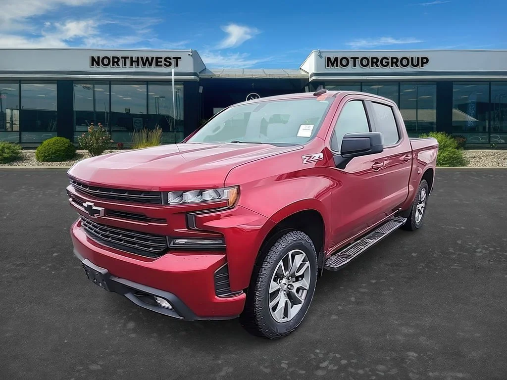 Used 2020 Cajun Red Tintcoat Chevrolet RST image 2