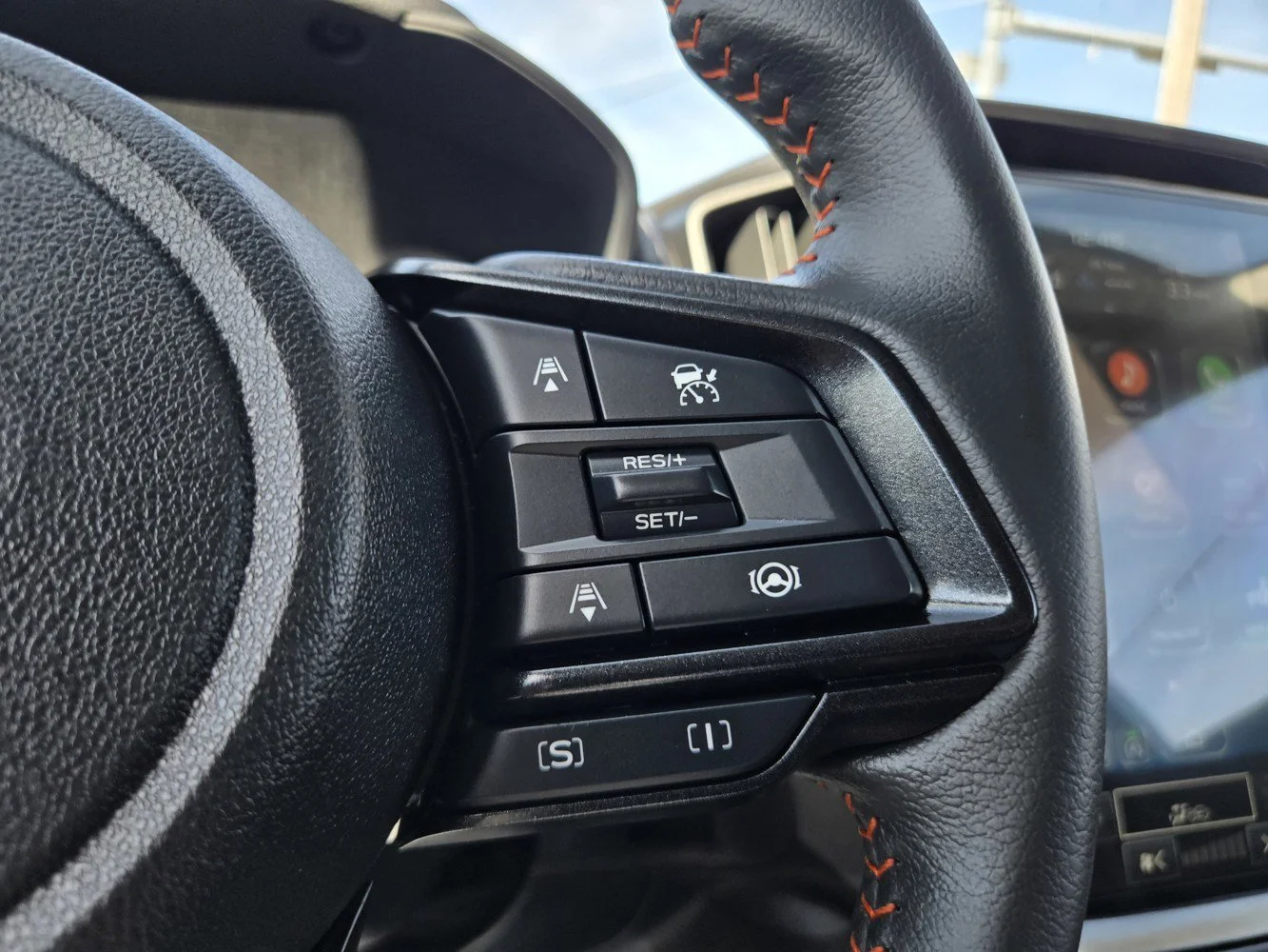Used 2025 Ice Silver Metallic Subaru Limited image 18