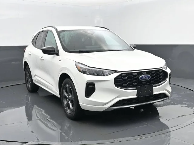 Used 2023 White Metallic Ford ST-Line image 3