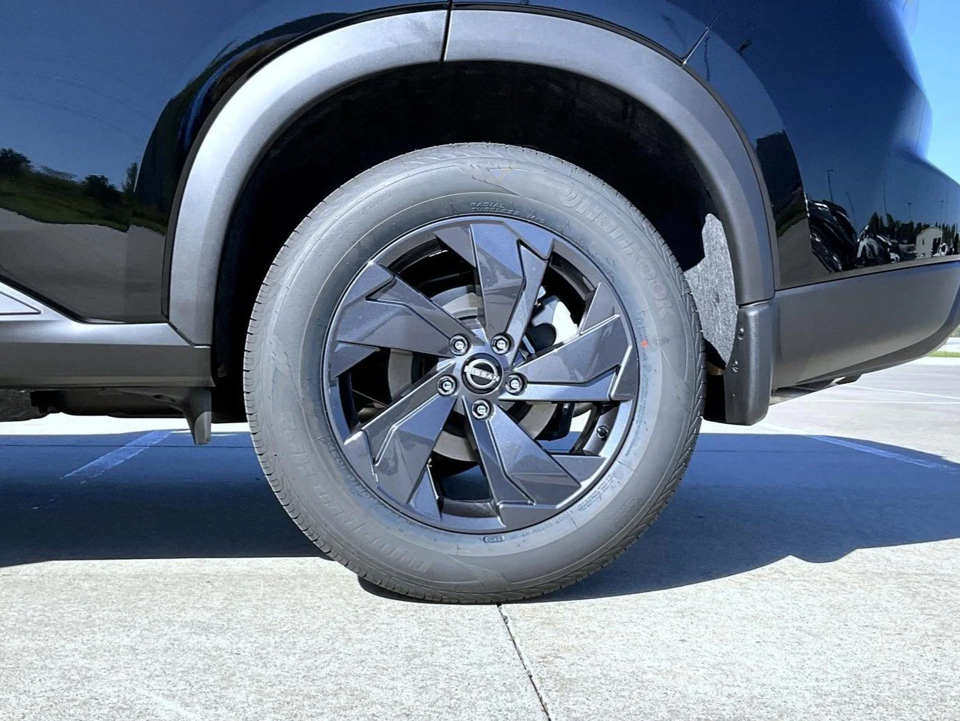 New 2027 Black Nissan SV image 23