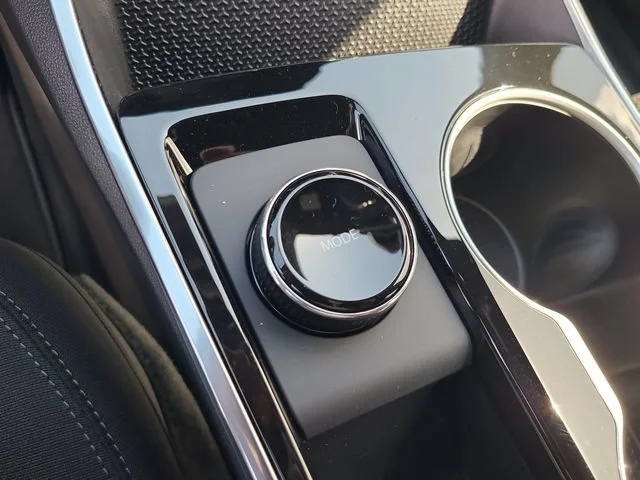 New 2027 Summit White Chevrolet LT image 31