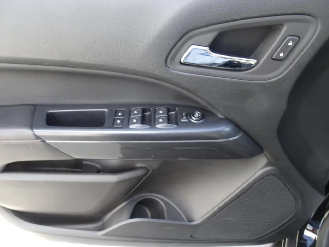 Used 2022 Onyx Black GMC AT4 w/Leather image 8