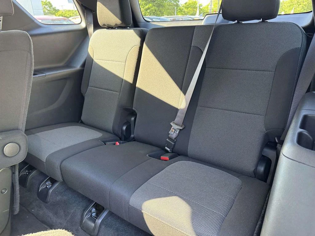 Used 2023 Black Cherry Metallic Chevrolet FWD LT Cloth image 15