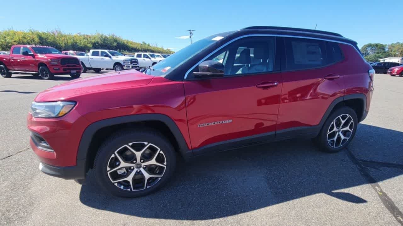 New 2026 Red Hot Pearl-Coat Exterior Paint Jeep Limited image 5