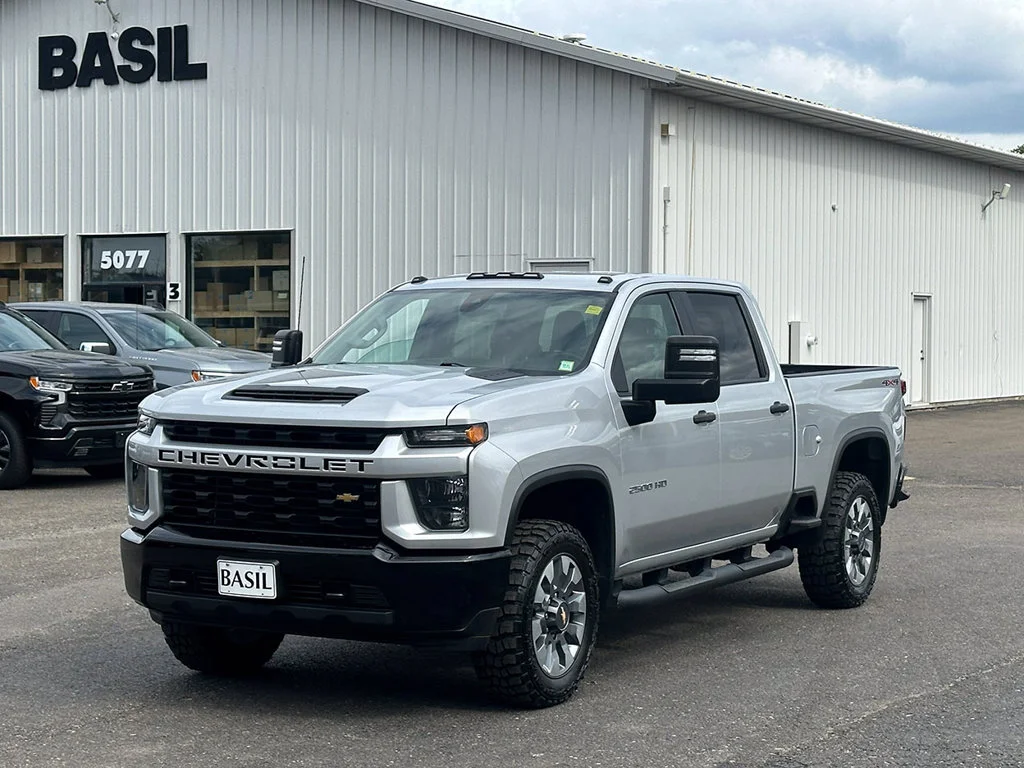 Used 2022 Silver Chevrolet Custom image 8
