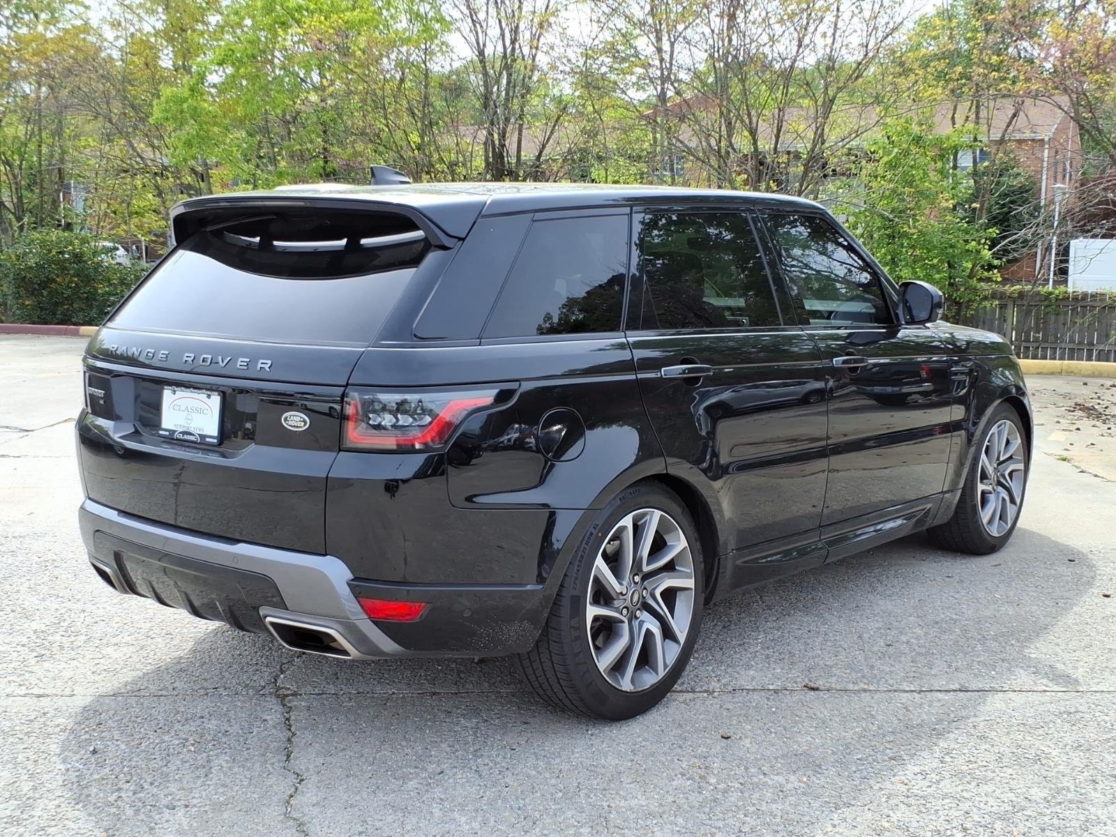 Used 2022 Santorini Black Metallic Land Rover HSE Silver Edition image 7