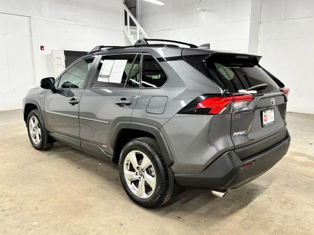 Used 2021 MAGNETIC GRAY MET. Toyota  image 5