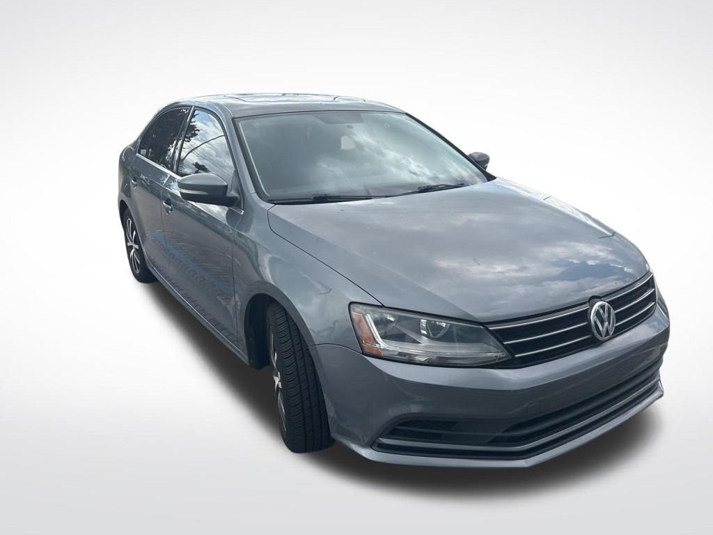 Used 2017  Volkswagen 1.4T SE image 2