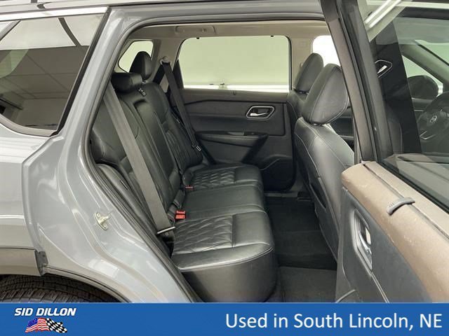 Used 2021 Boulder Gray Pearl/Super Black Nissan Platinum image 23