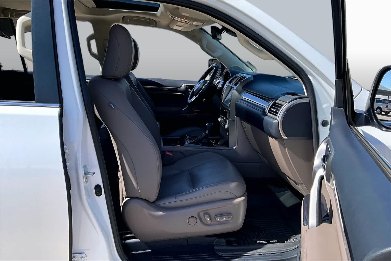 Used 2020 Starfire Pearl Lexus Premium image 17