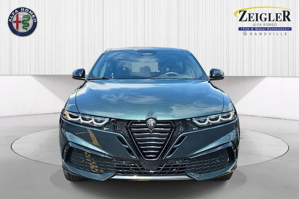 New 2026 Verde Monza (Green) Exterior Paint Alfa Romeo Sport Speciale image 2