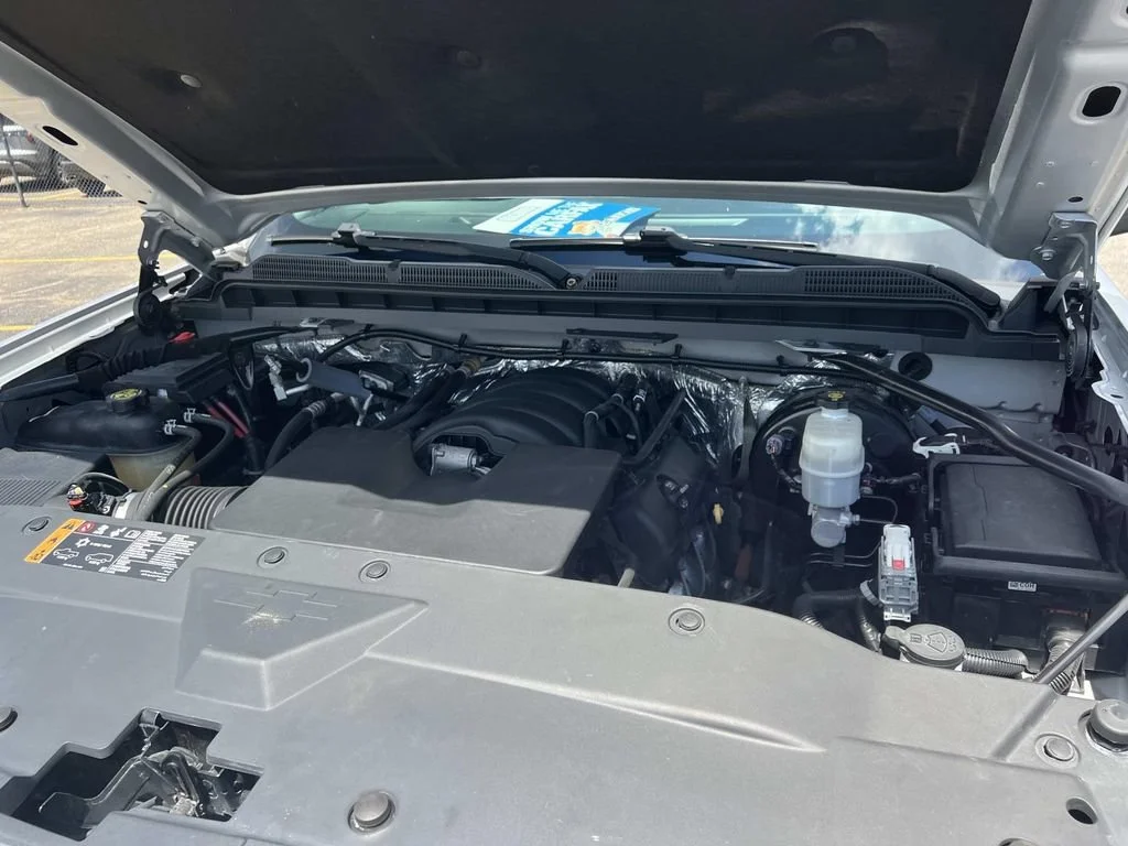 Used 2017 SILVER ICE METALLIC Chevrolet LT image 9