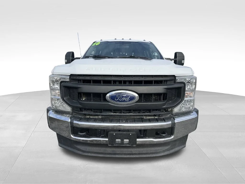 Used 2022 White Ford XL image 2