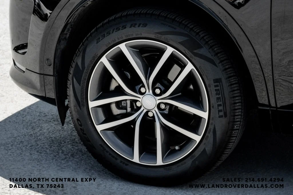 Used 2025 Black Land Rover S image 54
