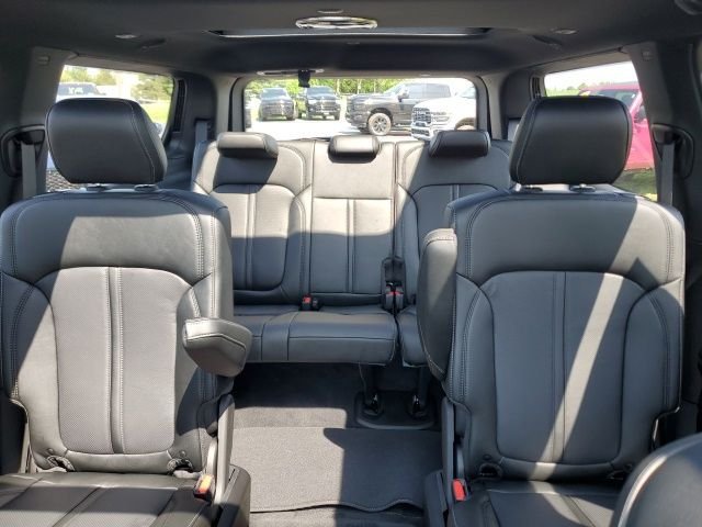 New 2026 Bright White Clear-Coat Exterior Paint Jeep Limited Reserve image 13