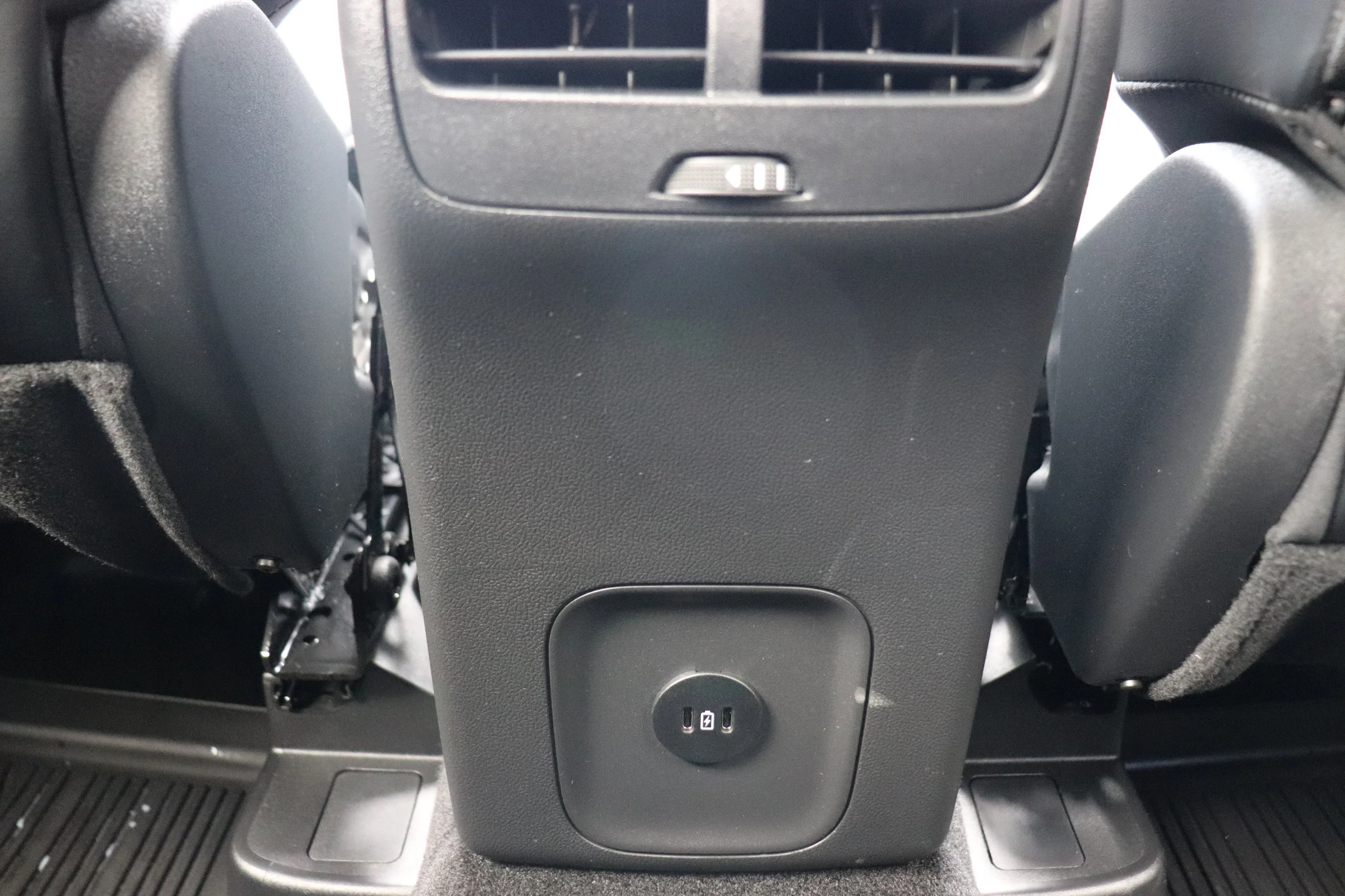 Used 2025  Ford ST-Line AWD image 17