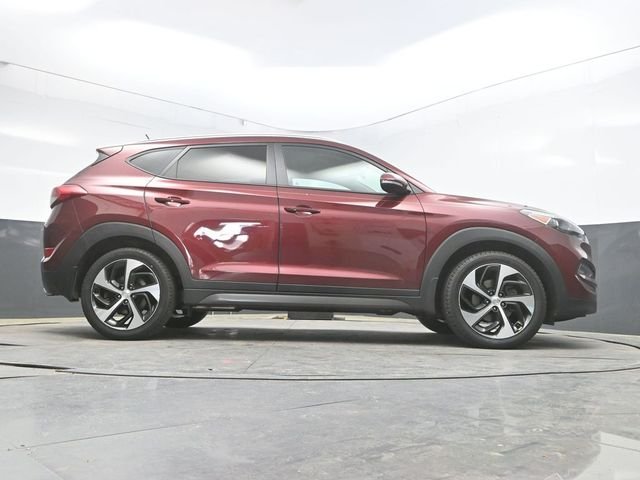Used 2016 Red Hyundai Sport image 44