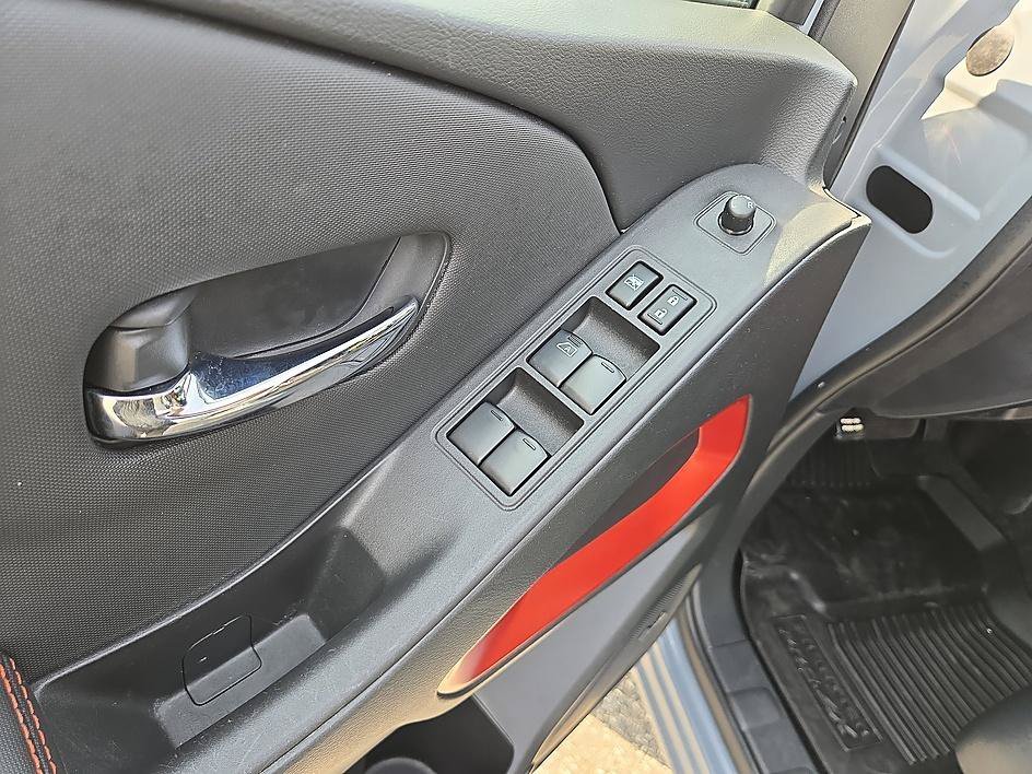Used 2024 Boulder Gray Pearl Nissan PRO-4X image 10