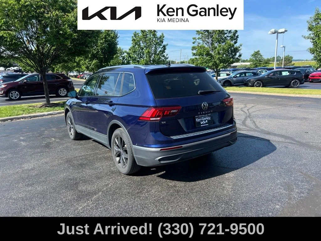 Used 2023 Black Volkswagen 2.0T SE image 7