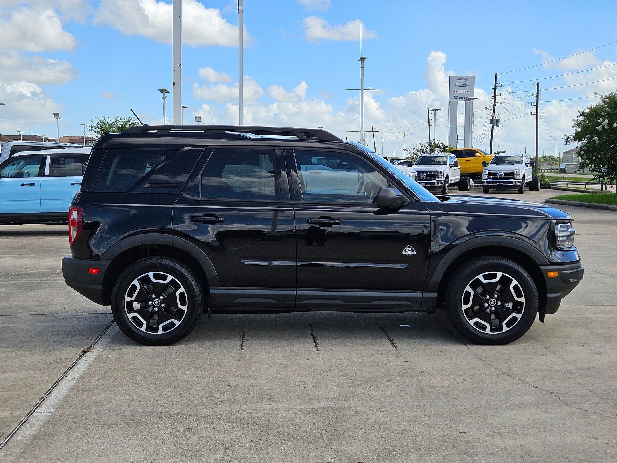 Used 2023 Shadow Black Ford Outer Banks image 2