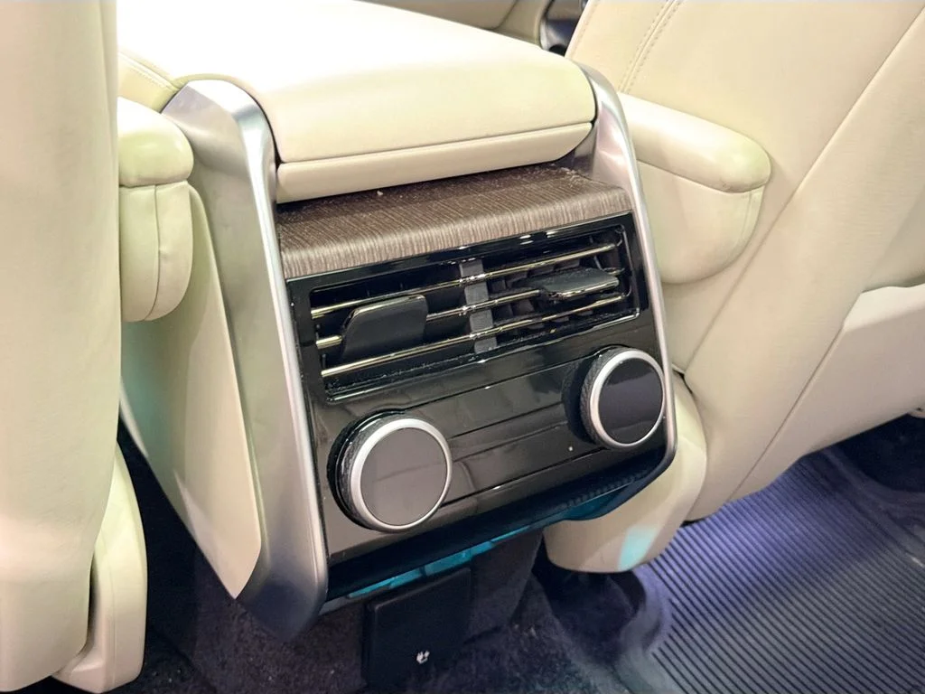Used 2025 Black Land Rover SE image 26