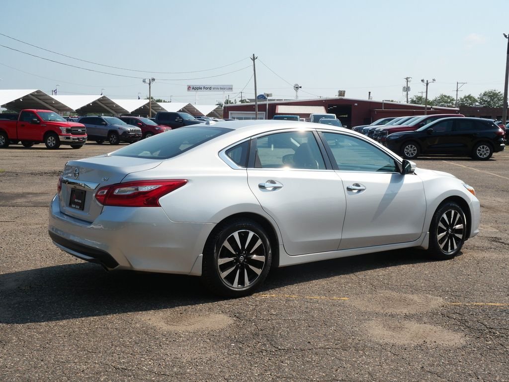 Certified Used 2017 Silver Nissan 2.5 SV image 6