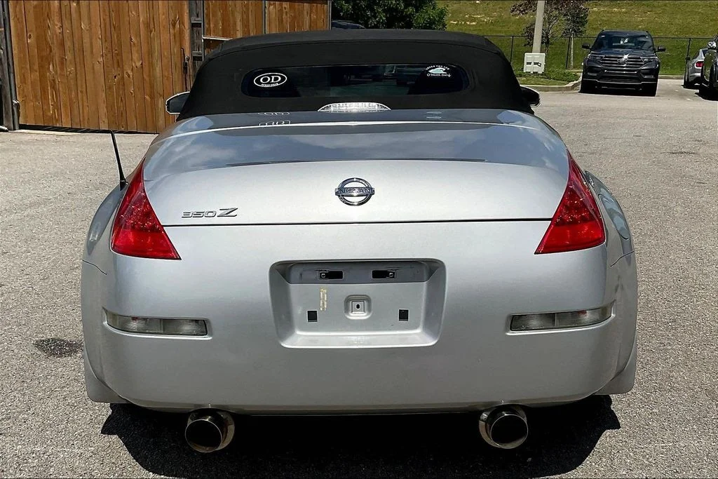 Used 2008 Silver Nissan Touring image 5