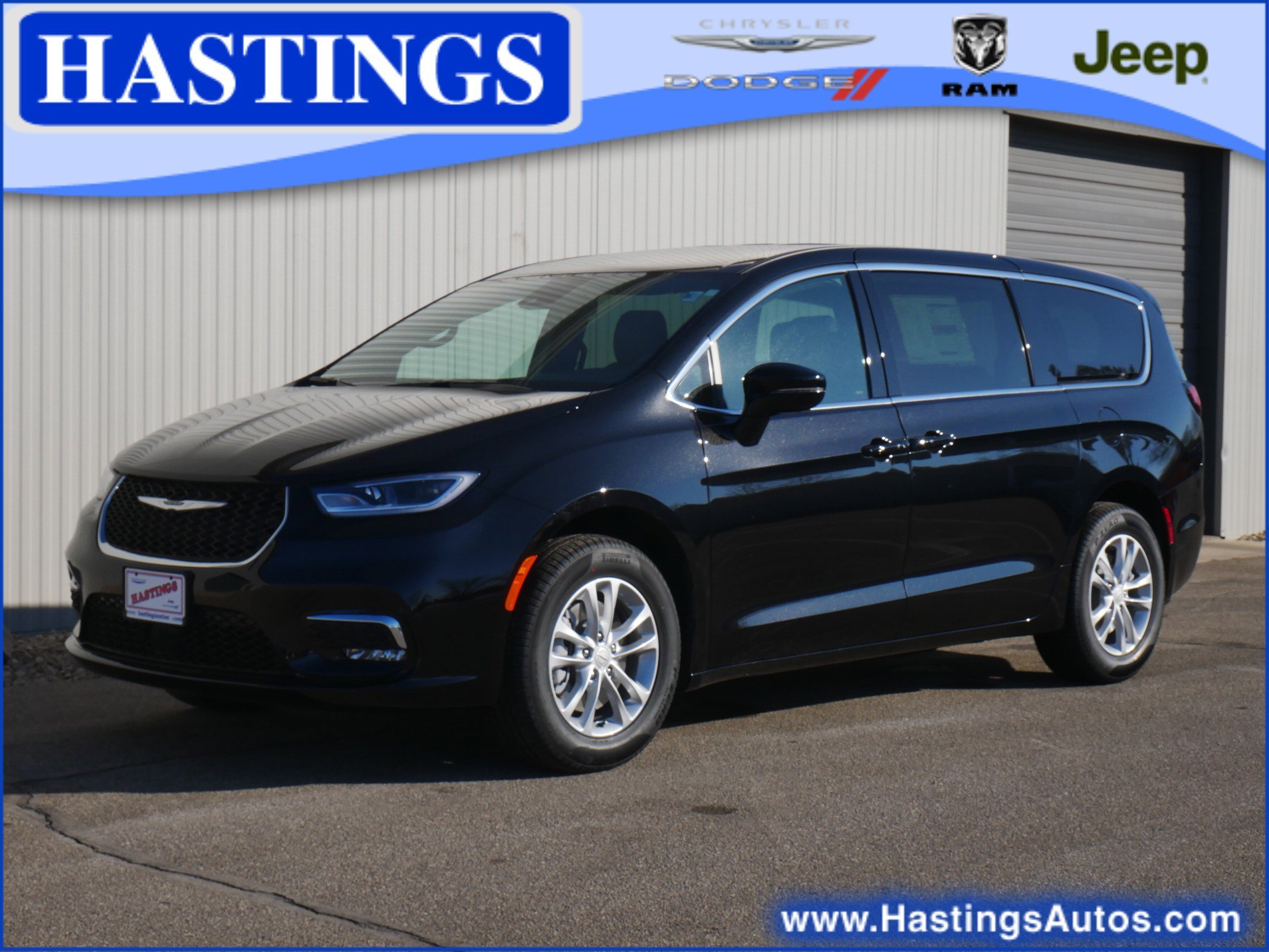 2026 Chrysler Pacifica Select AWD's photo