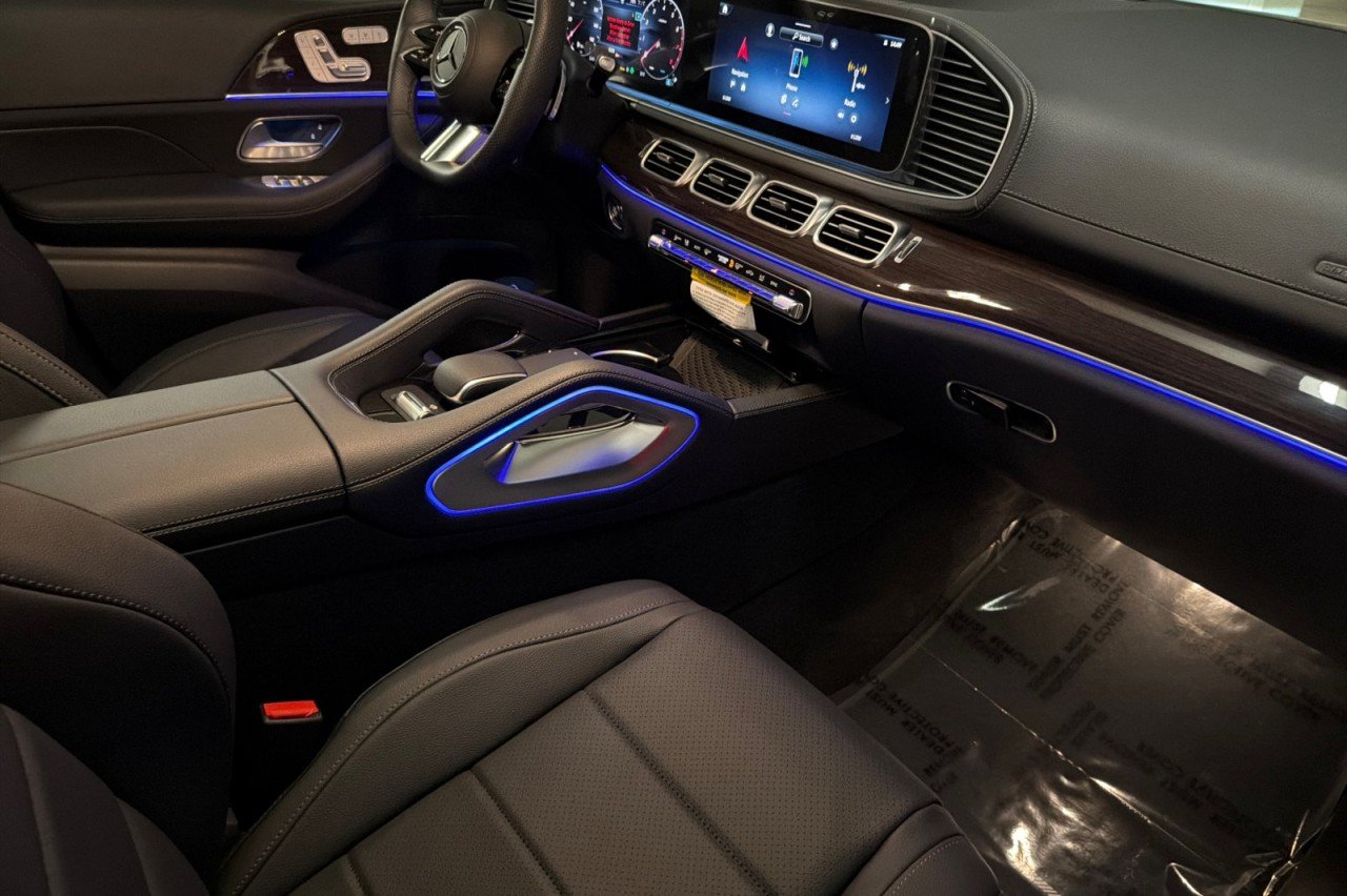 New 2026 Polar White Mercedes-Benz GLS 450 4MATIC® SUV image 16